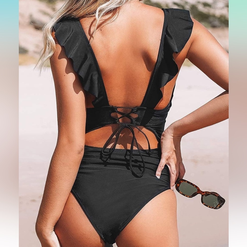 Cupshe Women's Ruffled One Piece Swimsuit V Neck Lace Up Size XL Black NWT - Picture 2 of 12
